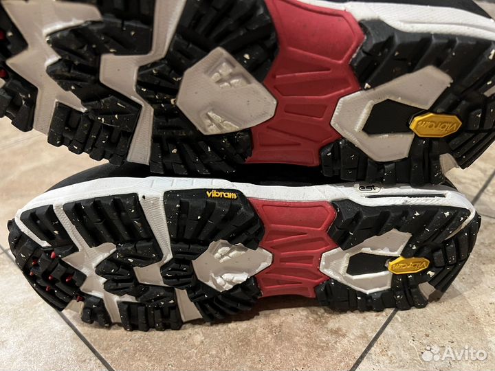 Сноубордические ботинки burton 9