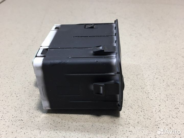 Hyundai Solaris 2 Блок корректора фар