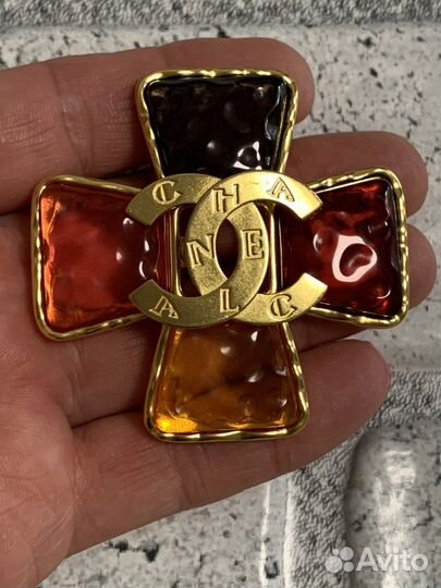 Шикарная брошь