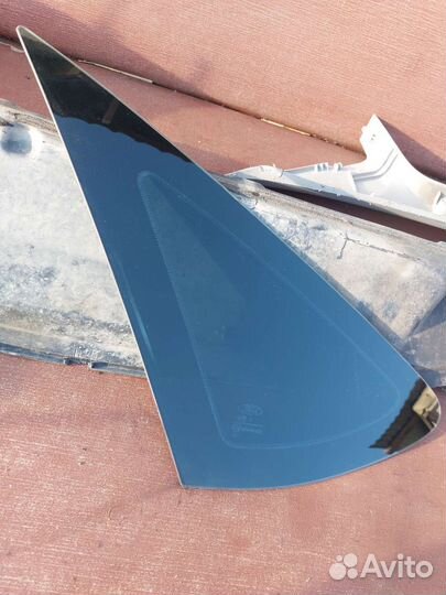 Стекло боковое Форд фокус 2