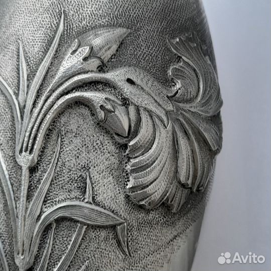 Антикварная рельефная авторская ваза