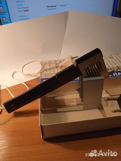 Электроприбор для склеивания полиэтиленовой пленки