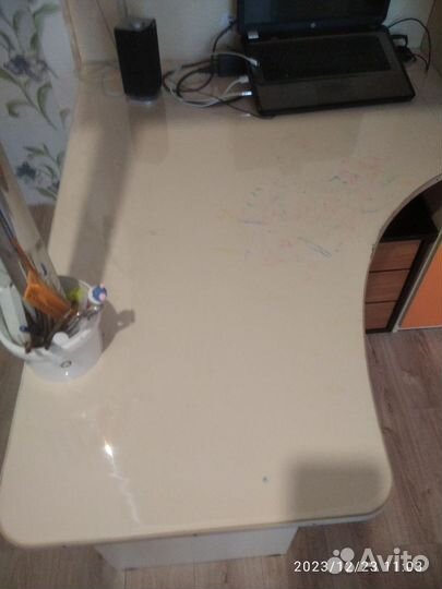 Детская кровать чердак со столом и шкафом