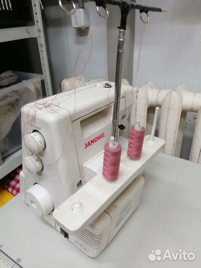 Оверлок Janome 204d бытовой