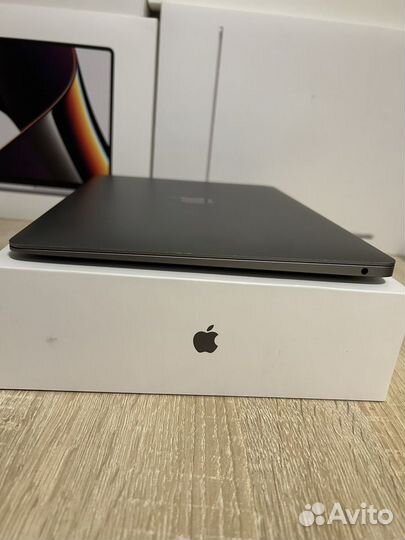 Apple MacBook Air M1 8/256Gb SpaceGrey