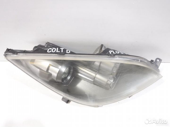 Фара правая Mitsubishi Colt Plus