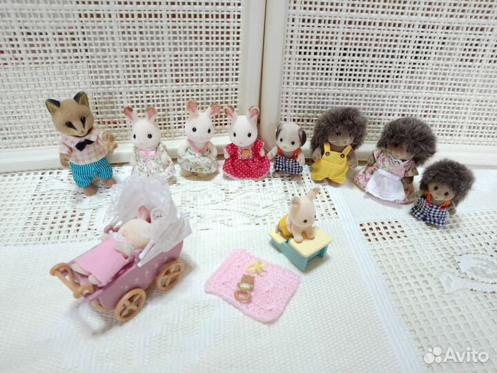 Sylvanian families мебель, зайчики, собачка