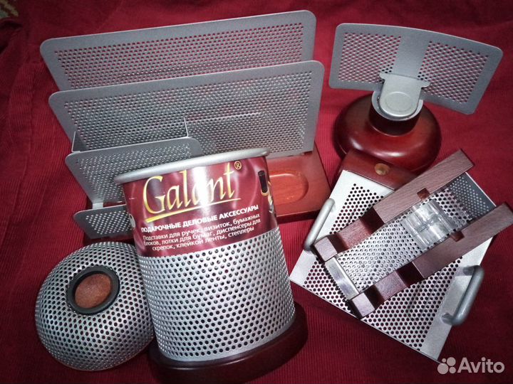 Настольный набор канцтоваров Galant. Новый