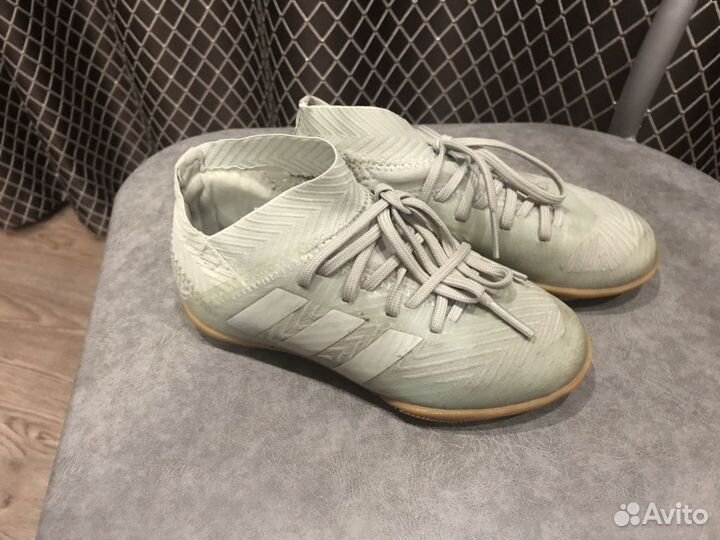 Футбольные бутсы (футзал)