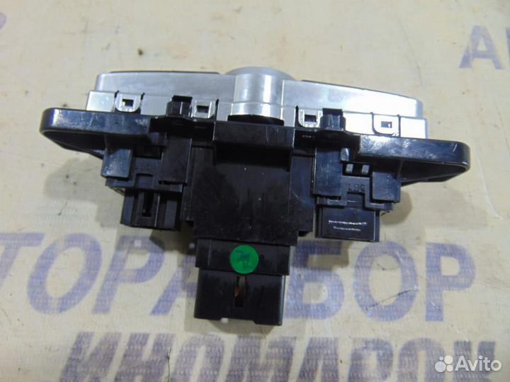 Кнопка аварийной сигнализации для Hyundai Solaris