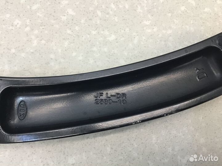 Поводок стеклоочистителя передний левый Kia Optima