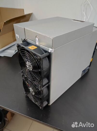 Asic майнер Bitmain Antminer S19