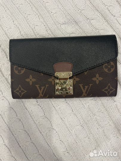 Кошелеки Gucci и Louis vuitton