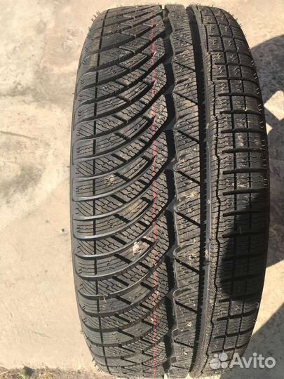 Michelin Pilot Alpin 245/45 R18