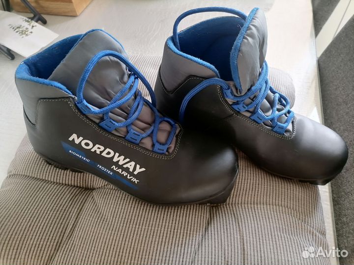 Лыжные ботинки