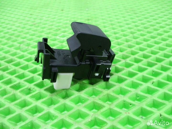 Кнопка стеклоподъемника Toyota RAV 4 4 (CA40)