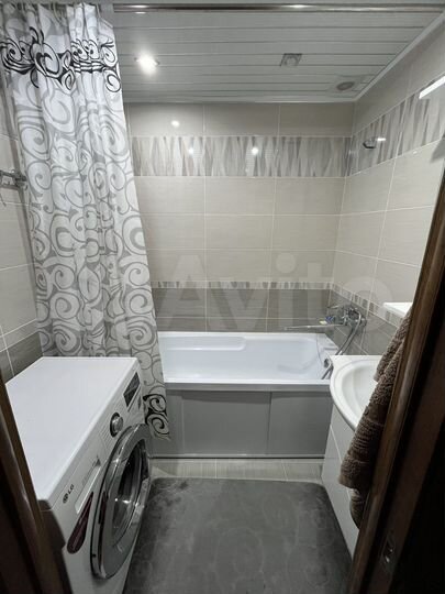 2-к. квартира, 57 м², 1/5 эт.