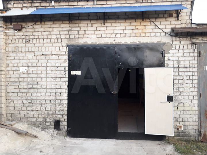 Гараж, > 30 м²