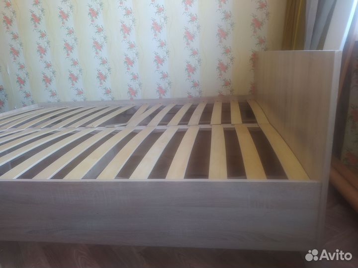 Кровать двухспальная с матрасом бу 160 200