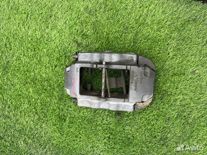 Суппорт задний правый Volkswagen touareg 02-10