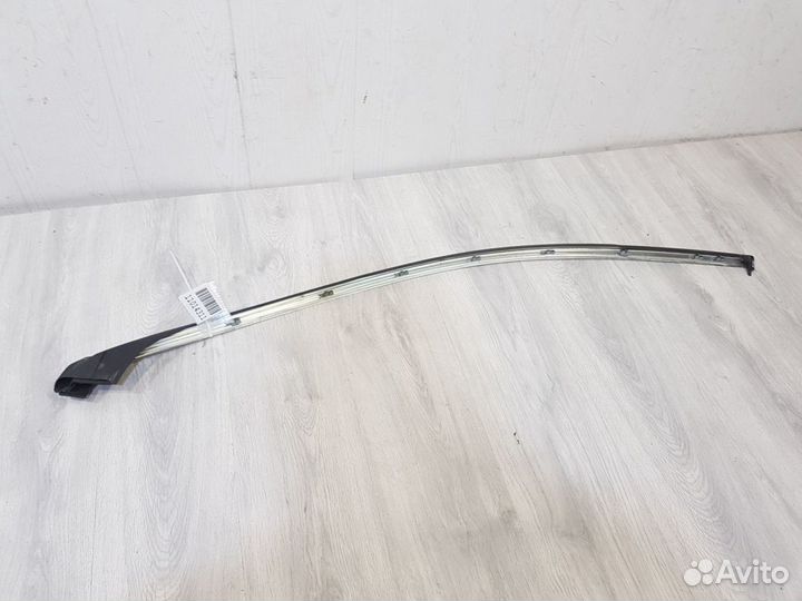 Молдинг рамки передней правой двери Volvo V70 2007