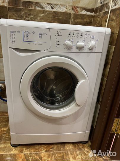 Стиральная машина Indesit wisl 85