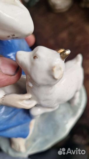 Статуэтка фарфоровая, Аленушка с козленком