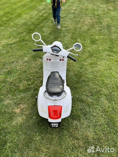 Электрический скутер Toy Land mxm318