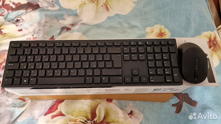 Набор беспроводная мышка и клавиатура Dell KM5221W