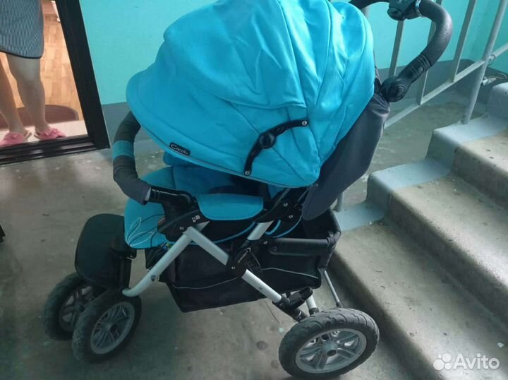 Прогулочная коляска