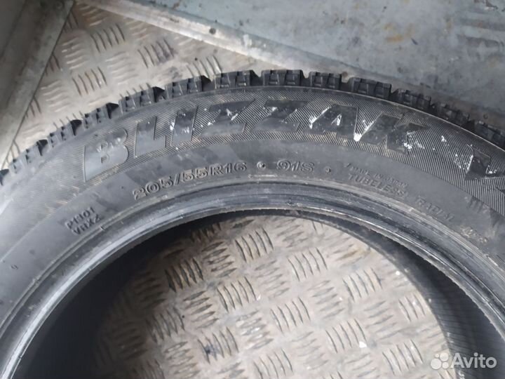 Bridgestone Blizzak VRX 205/55 R16 91S