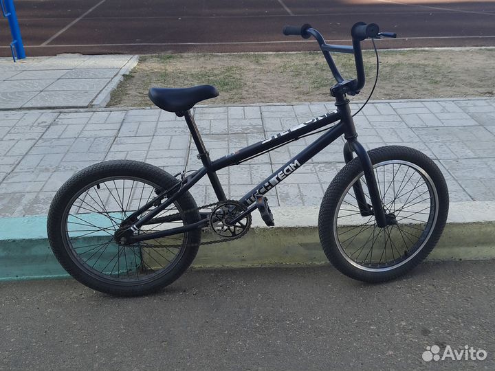Трюковой велосипед bmx tech team