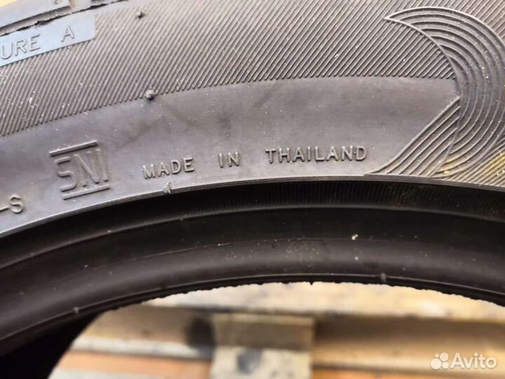 Maxxis Victra MA-Z1 Drift 215/50 R17