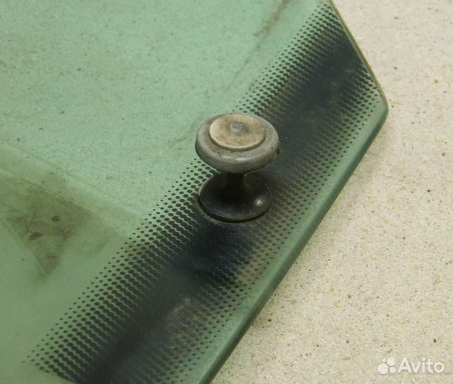 Стекло двери передней левой Audi 80 B3