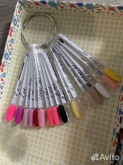 Гель лаки для маникюра за донат