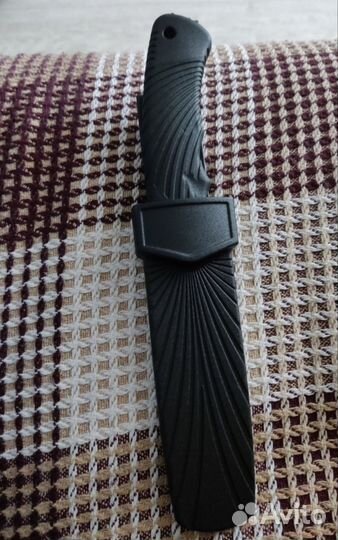 Нож туристический с фиксированным клинком