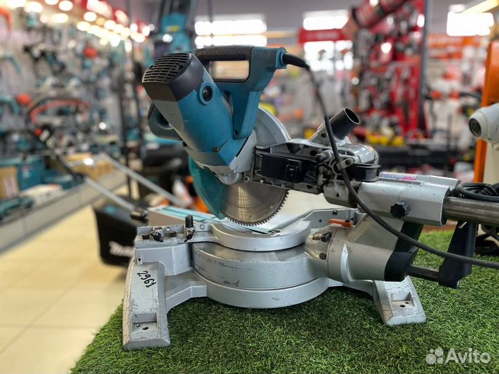 Б/У Пила торцовочная с протяжкой Makita LS1018L, 2