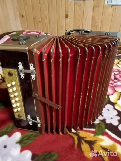 Гармонь кирилловская