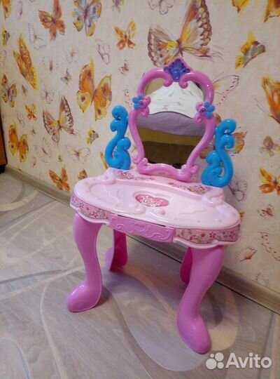 Столик туалетный детский