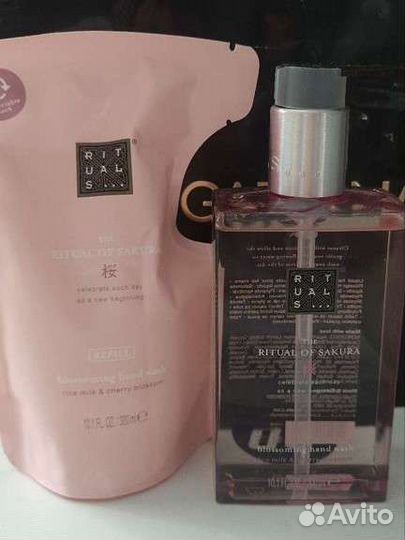 The Ritual of Sakura Hand wash