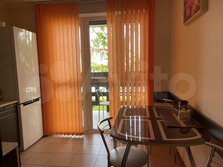 2-к. квартира, 55 м², 1/3 эт.
