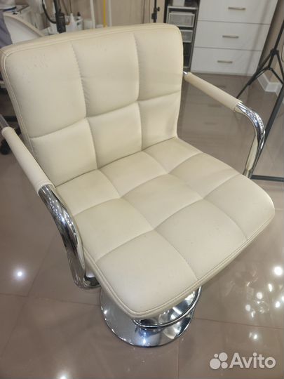 Барный стул бежевый