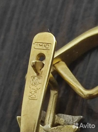 Золотые серьги с бриллиантами