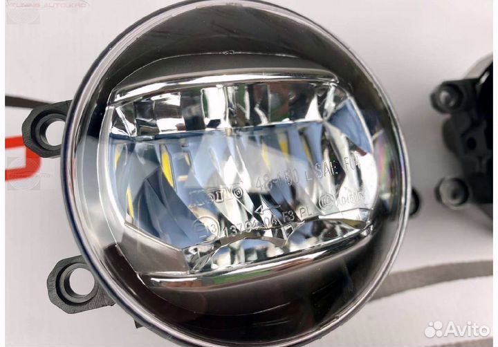 Туманки Toyota Lexus koito