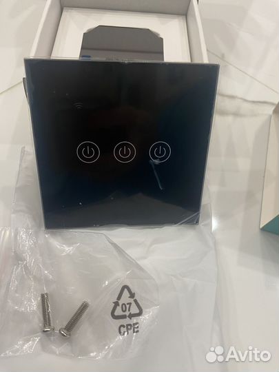 Умный выключатель WiFi Tuya сенсорный