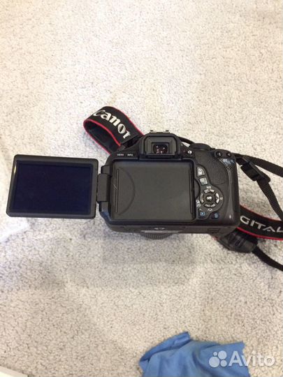 Цифровая фотокамера EOS 600D
