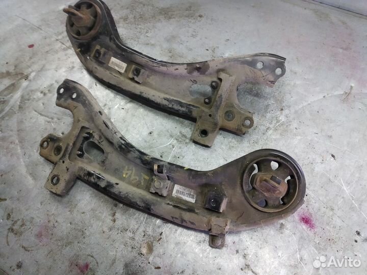 Продольный рычаг задний Hyundai Grand Santa Fe 2.2