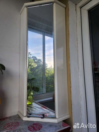 Полка навесная угловая, для ванной комнаты