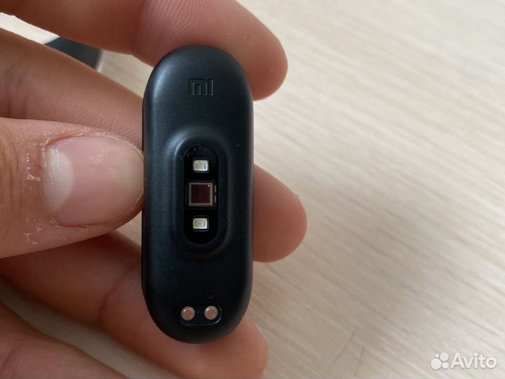 Часы xiaomi mi band 4