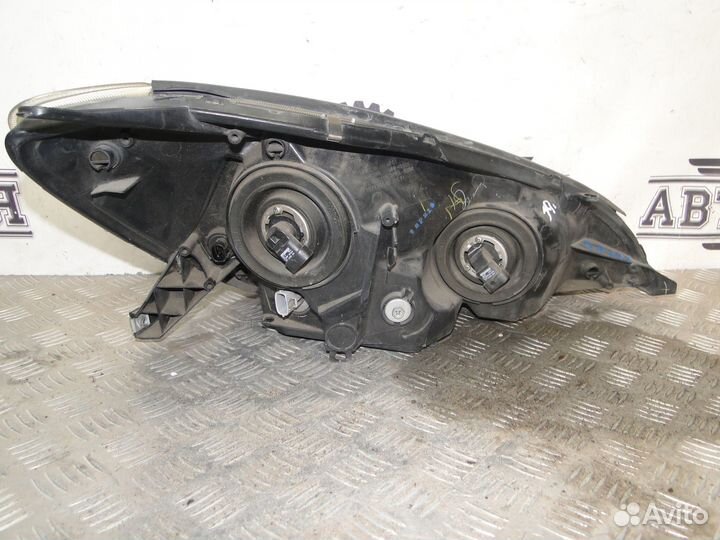 Фара левая Toyota Sienna 2 2005 3.3